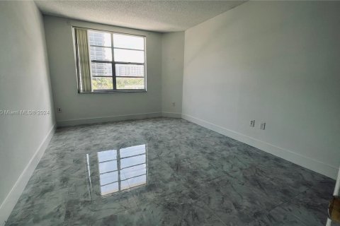 Copropriété à vendre à Hallandale Beach, Floride: 1 chambre, 80.82 m2 № 1270925 - photo 13