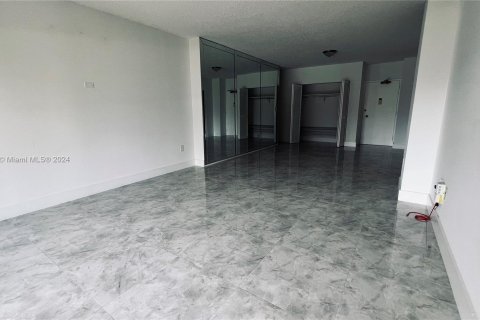 Condominio en venta en Hallandale Beach, Florida, 1 dormitorio, 80.82 m2 № 1270925 - foto 3