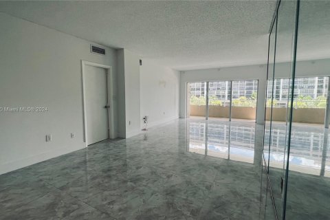 Copropriété à vendre à Hallandale Beach, Floride: 1 chambre, 80.82 m2 № 1270925 - photo 8