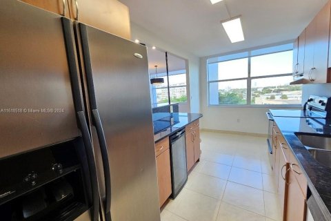 Condo in Miami, Florida, 2 bedrooms  № 1239789 - photo 4