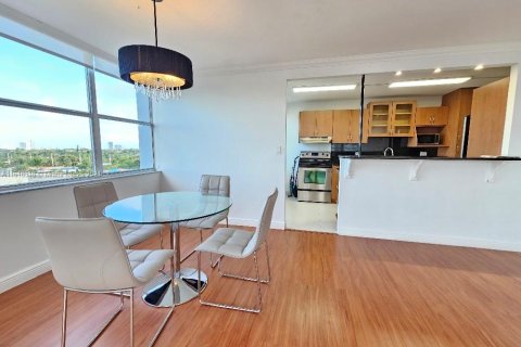 Copropriété à vendre à Miami, Floride: 2 chambres, 119.19 m2 № 1239789 - photo 7