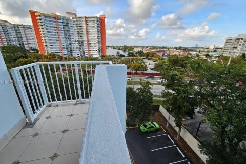 Condominio en venta en Miami, Florida, 2 dormitorios, 119.19 m2 № 1239789 - foto 29