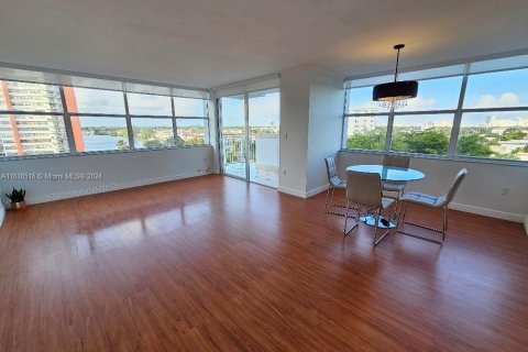 Copropriété à vendre à Miami, Floride: 2 chambres, 119.19 m2 № 1239789 - photo 10