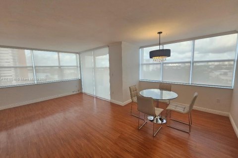 Copropriété à vendre à Miami, Floride: 2 chambres, 119.19 m2 № 1239789 - photo 8