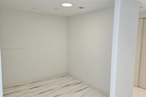 Condominio en venta en Miami, Florida, 4 dormitorios № 1369254 - foto 17