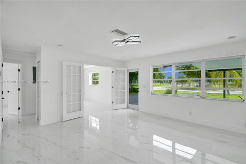 Villa ou maison à vendre à Pompano Beach, Floride: 4 chambres, 138.33 m2 № 1369253 - photo 11