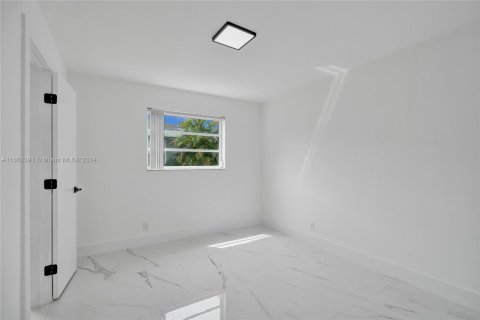 House in Pompano Beach, Florida 4 bedrooms, 138.33 sq.m. № 1369253 - photo 26