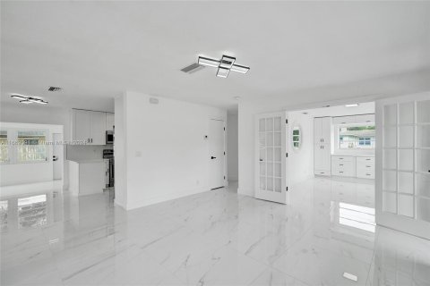 Villa ou maison à vendre à Pompano Beach, Floride: 4 chambres, 138.33 m2 № 1369253 - photo 16