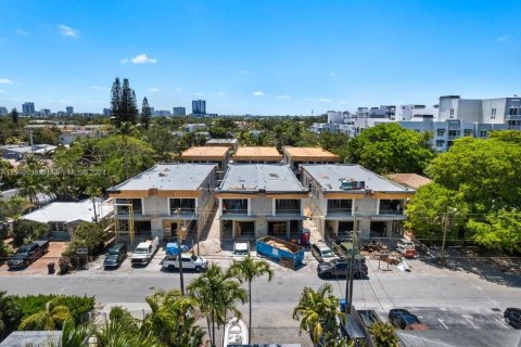 Adosado en venta en Fort Lauderdale, Florida, 3 dormitorios, 235.23 m2 № 1365902 - foto 9