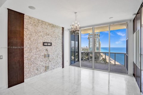 Condo in Sunny Isles Beach, Florida, 3 bedrooms  № 1365941 - photo 18