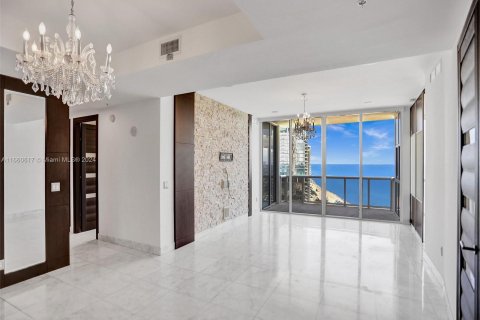 Copropriété à louer à Sunny Isles Beach, Floride: 3 chambres, 201.97 m2 № 1365941 - photo 4