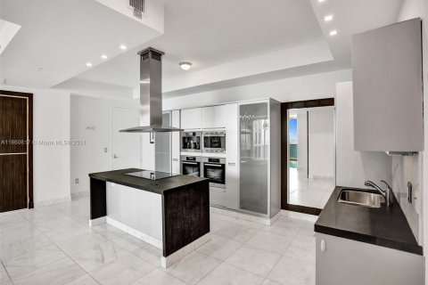 Condo in Sunny Isles Beach, Florida, 3 bedrooms  № 1365941 - photo 9