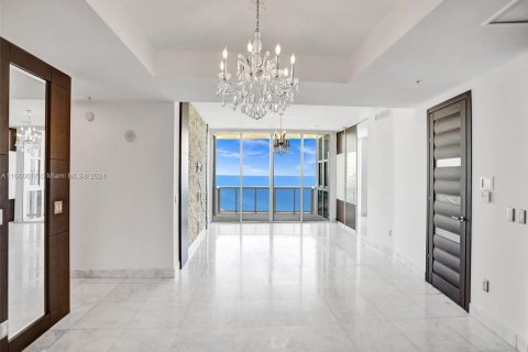 Copropriété à louer à Sunny Isles Beach, Floride: 3 chambres, 201.97 m2 № 1365941 - photo 2