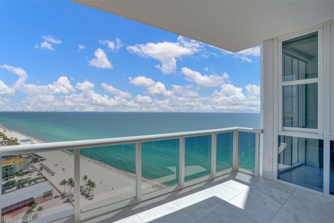 Copropriété à louer à Sunny Isles Beach, Floride: 3 chambres, 201.97 m2 № 1365941 - photo 12