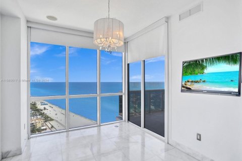 Condo in Sunny Isles Beach, Florida, 3 bedrooms  № 1365941 - photo 23