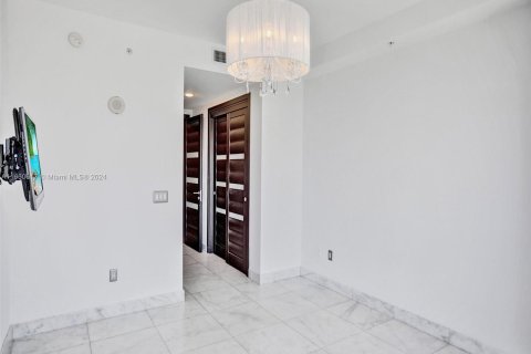 Condo in Sunny Isles Beach, Florida, 3 bedrooms  № 1365941 - photo 27