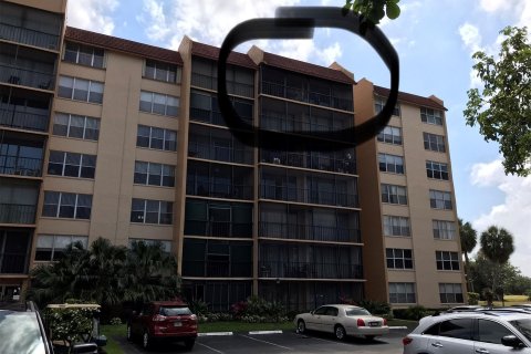 Condo in Lauderhill, Florida, 1 bedroom  № 948899 - photo 2