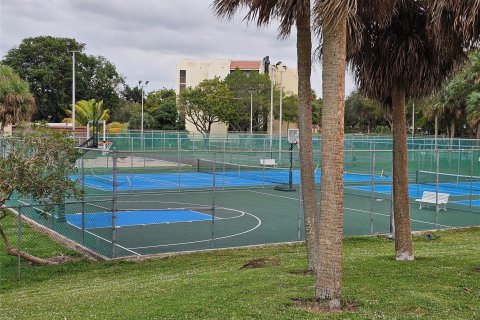 Condo in Lauderhill, Florida, 1 bedroom  № 948899 - photo 12