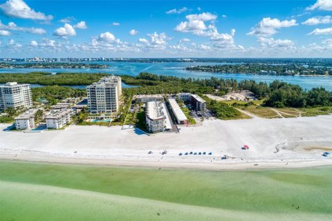 Condo in Sarasota, Florida, 2 bedrooms  № 214507 - photo 29