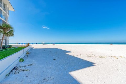 Condo in Sarasota, Florida, 2 bedrooms  № 214507 - photo 26