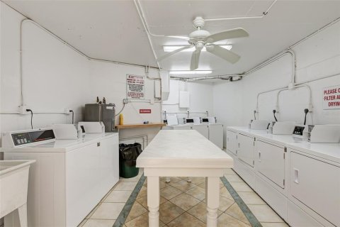 Copropriété à louer à Sarasota, Floride: 2 chambres, 115.94 m2 № 214507 - photo 22