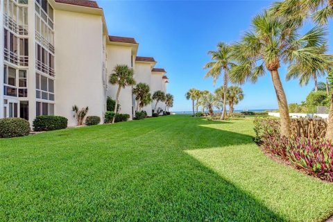 Condo in Sarasota, Florida, 2 bedrooms  № 214507 - photo 24