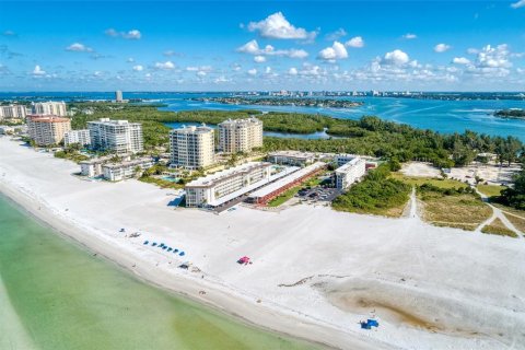 Condo in Sarasota, Florida, 2 bedrooms  № 214507 - photo 27