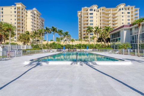 Condo in Sarasota, Florida, 2 bedrooms  № 214507 - photo 20