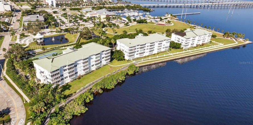 Condo à Punta Gorda, Floride, 3 chambres  № 1276114