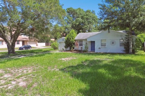 House in Tampa, Florida 3 bedrooms, 133.59 sq.m. № 1304077 - photo 9