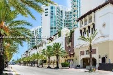 Copropriété à vendre à Sunny Isles Beach, Floride: 4 chambres, 270.72 m2 № 1229547 - photo 30