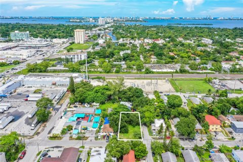 Купить коммерческую недвижимость в Майами, Флорида № 5978 - фото 1