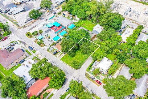Купить коммерческую недвижимость в Майами, Флорида № 5978 - фото 11