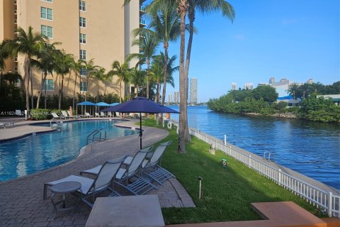 Condominio en venta en Aventura, Florida, 3 dormitorios, 277.59 m2 № 1271537 - foto 29