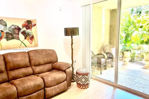 Condo in Sunny Isles Beach, Florida, 1 bedroom  № 1271161 - photo 15