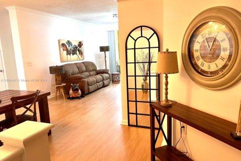 Condo in Sunny Isles Beach, Florida, 1 bedroom  № 1271161 - photo 17