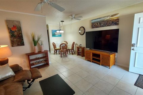 Condominio en venta en New Port Richey, Florida, 1 dormitorio, 62.43 m2 № 1249885 - foto 6