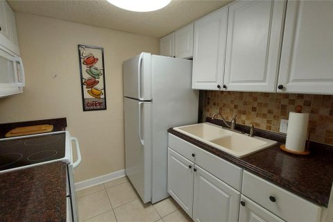 Condominio en venta en New Port Richey, Florida, 1 dormitorio, 62.43 m2 № 1249885 - foto 9