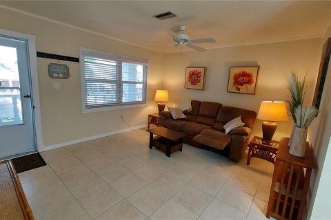 Copropriété à vendre à New Port Richey, Floride: 1 chambre, 62.43 m2 № 1249885 - photo 4