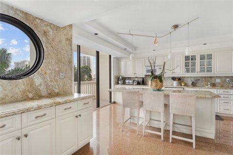 Condo in Aventura, Florida, 4 bedrooms  № 1268780 - photo 8