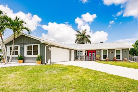 Villa ou maison à vendre à Stuart, Floride: 3 chambres, 270.53 m2 № 1268832 - photo 1