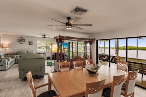 Villa ou maison à vendre à Stuart, Floride: 3 chambres, 270.53 m2 № 1268832 - photo 15