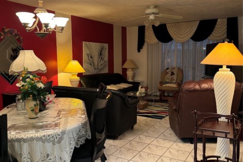 Купить кондоминиум в Лодердейл-Лейкс, Флорида 2 спальни, 80.36м2, № 932217 - фото 17