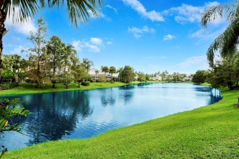 Adosado en venta en Palm Beach Gardens, Florida, 3 dormitorios, 145.86 m2 № 932213 - foto 1