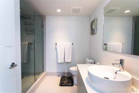 Condo in Hallandale Beach, Florida, 3 bedrooms  № 6230 - photo 25