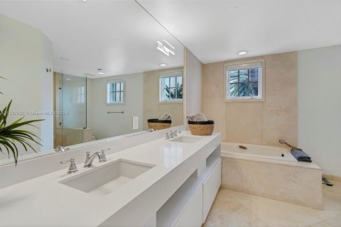 Copropriété à vendre à Miami Beach, Floride: 2 chambres, 132.76 m2 № 1237143 - photo 20