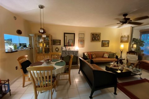 Condo in Tamarac, Florida, 1 bedroom  № 1237146 - photo 19