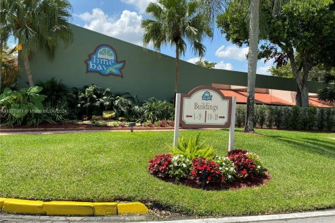 Condo in Tamarac, Florida, 1 bedroom  № 1237146 - photo 4