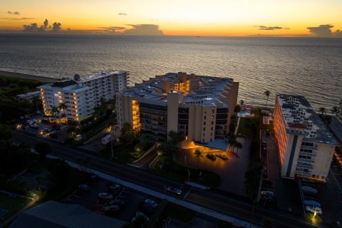 Condominio en venta en Hillsboro Beach, Florida, 2 dormitorios, 159.33 m2 № 996302 - foto 1