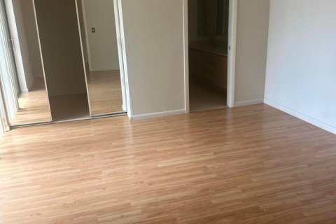 Снять в аренду таунхаус в Уэст-Палм-Бич, Флорида 2 спальни, 114.83м2, № 996301 - фото 4